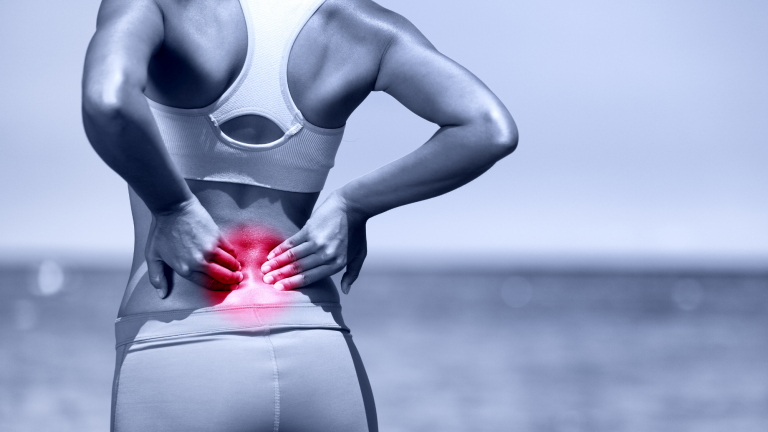 woman who is making one of the 5 common mistakes while exercising that harm her back